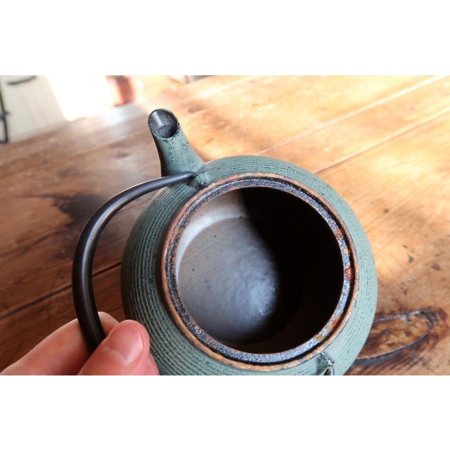 Late 20th Century Vintage Green Cast Iron Teapot, Japanese Tetsubin Style, Ribbed For Sale - Image 5 of 11