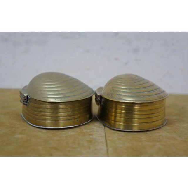 Metal Mid 20th Century 2 Brass Nautical Beach Clam Sea Shell Keepsake Trinket Boxes Compotes 5" For Sale - Image 7 of 16