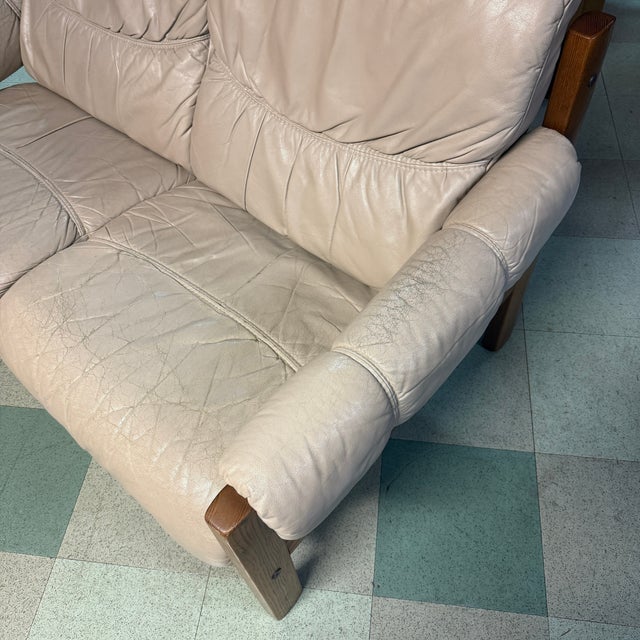 Mid-Century Modern 1970s Ekornes Stressless Leather Sofa Norway, Attributed For Sale - Image 3 of 6