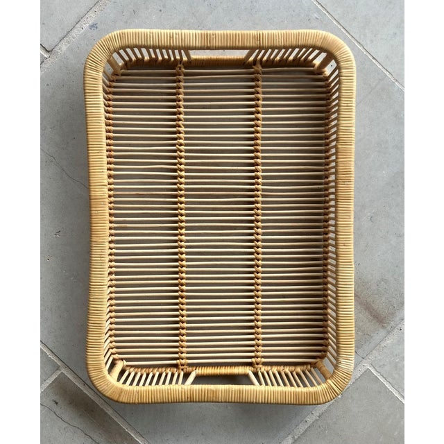 Franco Albini Albini-Inspired Mid 20th-Century Rattan Tray With Rounded Corners & Cut-Out Handles For Sale - Image 4 of 18