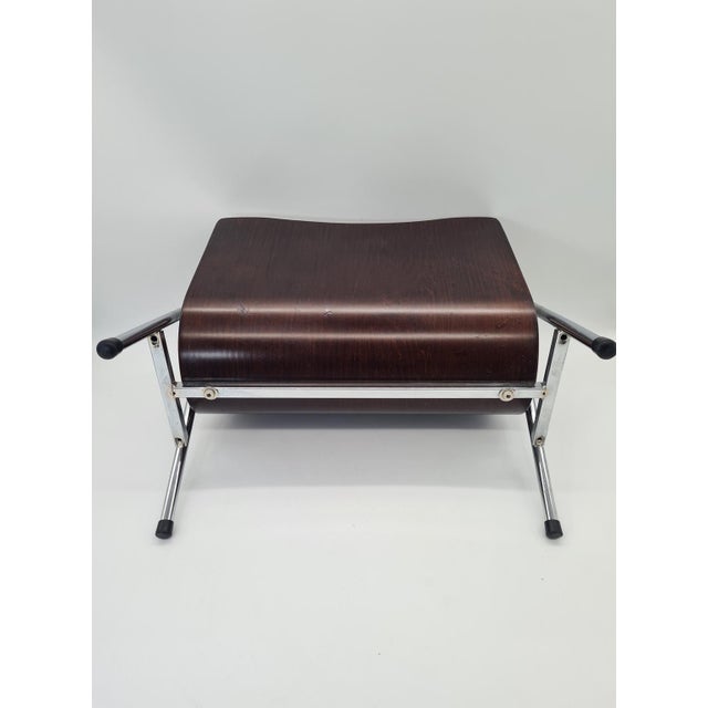 Brown Mid-Century Modern Magazine Rack in Bent Plywood and Chrome, 1960s For Sale - Image 8 of 10