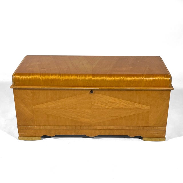 Art Deco Vintage Cavalier Waterfall Art Deco Flame Mahogany Cedar Blanket Chest For Sale - Image 3 of 11