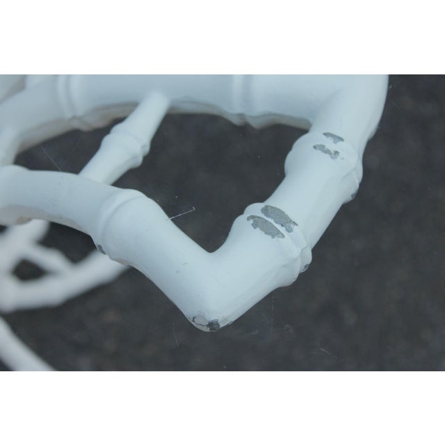 Mid 20th Century Hollywood Regency Cast Aluminum Faux Bamboo Round Glass Top Patio Table For Sale - Image 5 of 18