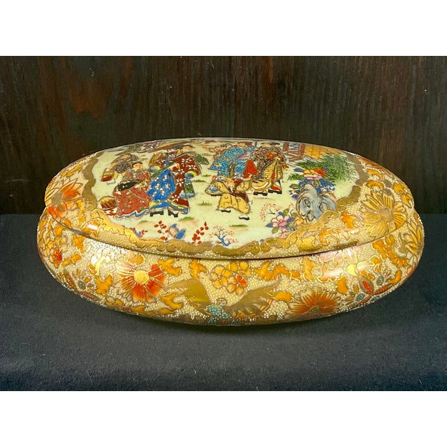 Mid 20th Century Pair of Sastuma-Style Hand-Painted Ceramic Boxes For Sale - Image 12 of 17