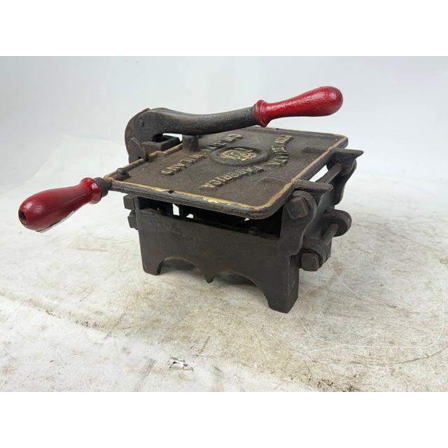 Beautiful manual metal oven press from the early 1900s. An excellent piece of industrial furniture.