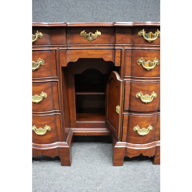 Henkel Harris Thomas Jefferson Monticello Mahogany Blockfront Kneehole Desk For Sale - Image 12 of 16
