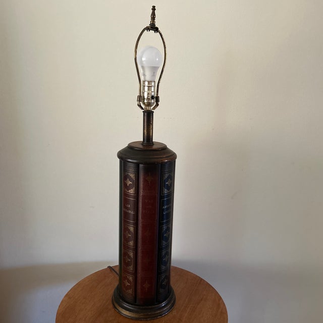 Vintage Column Design Frederick Cooper Trompe I’Oeil Book Motif Table Lamp For Sale - Image 12 of 12