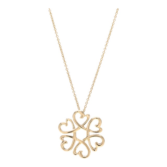 Tiffany & Co PalomaPicasso Loving Heart Flower Pendant Necklace, 18k Yellow Gold For Sale