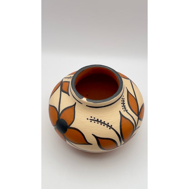 Kewa (Santo Domingo) Pueblo Polychrome Jar by Vicky T. Calabaza For Sale - Image 4 of 6