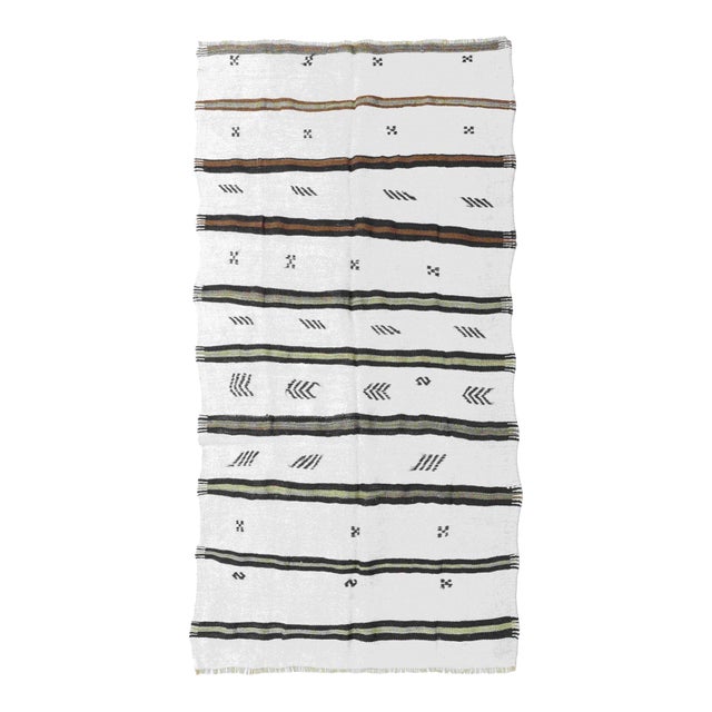 Embroidered Hemp Vintage Kilim Rug - 5`1" X 9`6" For Sale