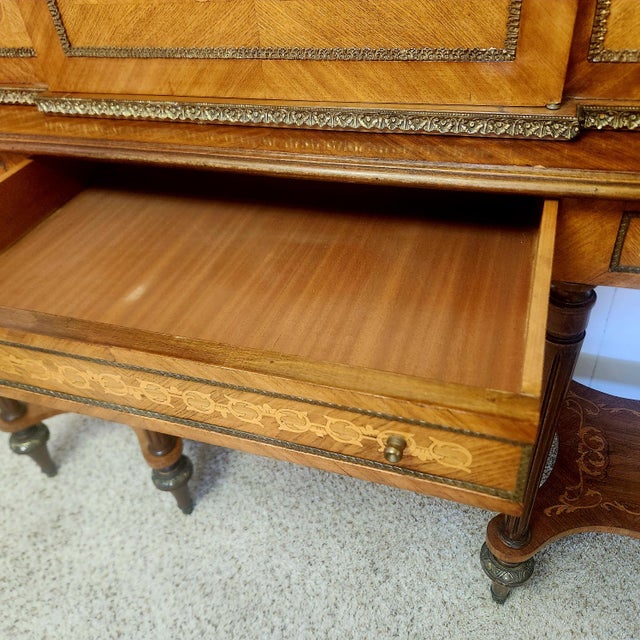 19th C French Marquetry and Ormolu Cabinet on Stand For Sale - Image 16 of 18