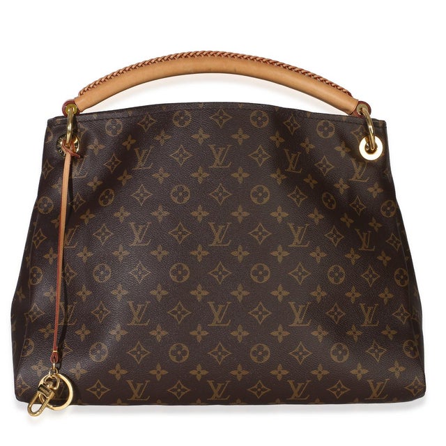 Item #: 154869 Interior Material: Microfiber Size: MM Features Interior: One zip pocket. Six slip pockets Dimensions: 16 x...