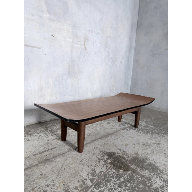 Low Mid-Century Pagoda Coffee Table in Teak and Oak, 1970s For Sale - Image 4 of 6