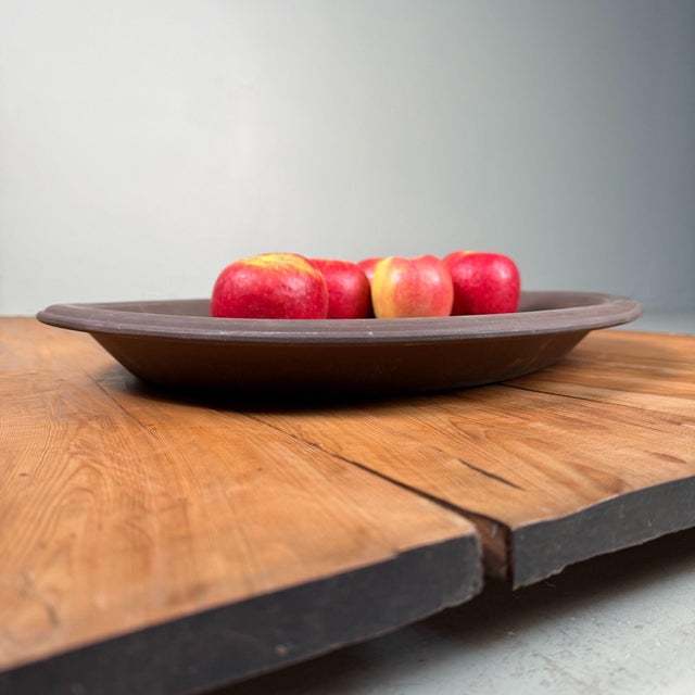 A beautiful, classically shaped, unglazed oval bonsai tray. Dimensions: height 4 cm, width 48.5 cm, depth 37 cm. The tray...
