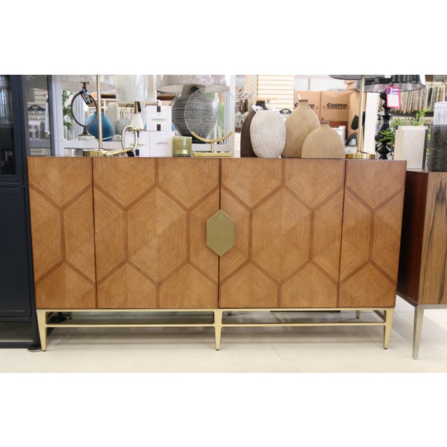 About This Collection Tommy Bahama Palm Desert Mission Hills Buffet in Sierra 575-852 Casual Contemporary designs crafted...