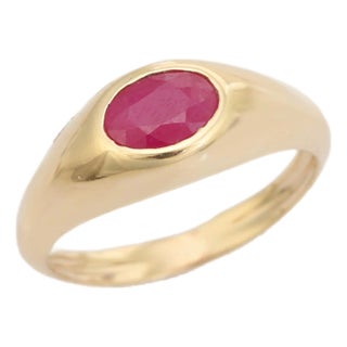 Retro Unisex Solid 14k Yellow Gold Oval Ruby Ring Size 6.5 For Sale
