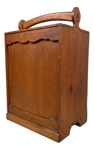 Japanese Taishō Lacquerware Storage Box, 1920s