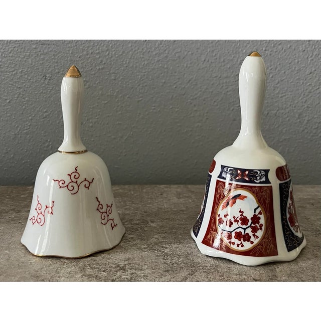 Offering a surprise sweetness to any Asian themed decor, these two delicate bells are gorgeous. In excellent vintage...