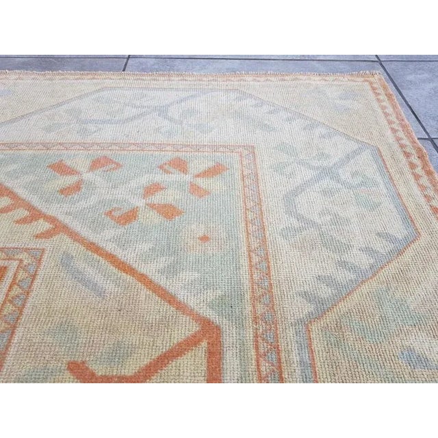 1960s 1960s Anatolian Kurdish Oversize Oushak Rug For Sale - Image 5 of 11