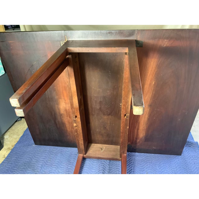 Early 19th Century Federal Mahogany Swing Leg Dining Table For Sale - Image 9 of 11