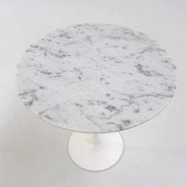 Eero Saarinen Tulip Side Table in Marble by Eero Saarinen for Knoll, 1970s For Sale - Image 4 of 9