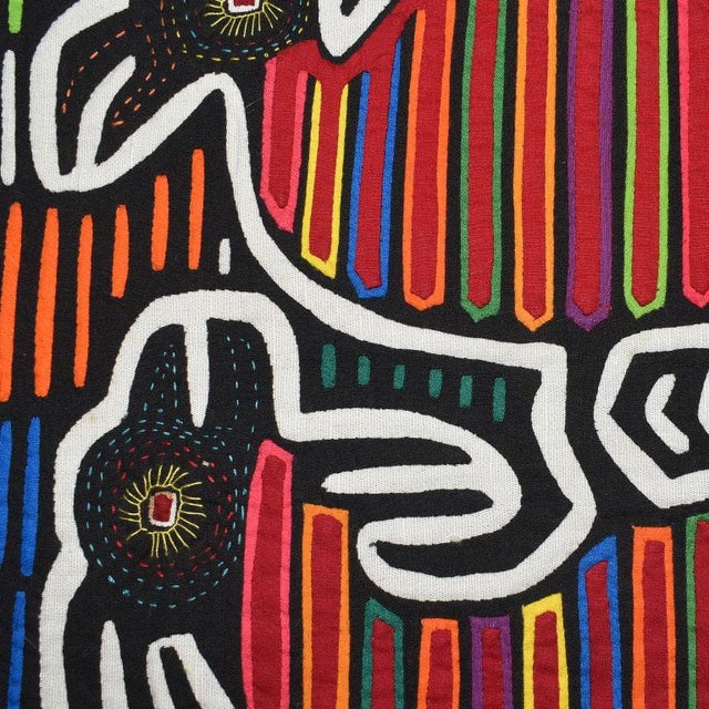 Tribal Kuna Mola Appliqué Brightly Colored Bird Wall Tapestry - Central America For Sale - Image 3 of 5