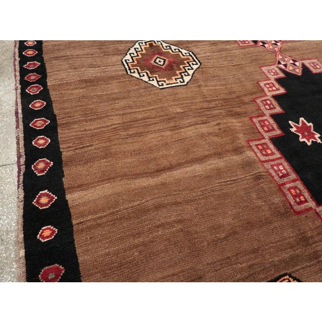 Tribal Galerie Shabab Collection Mid-20th Century Turkish Anatolian Room Size Carpet For Sale - Image 3 of 8