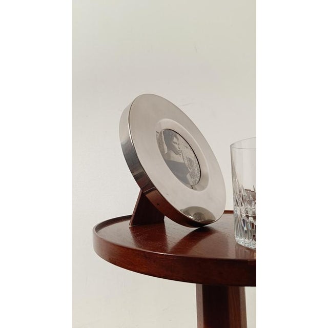 Mid-Century Round Silver-Plated and Teak Picture Frame, Italy, 1970s For Sale - Image 4 of 18