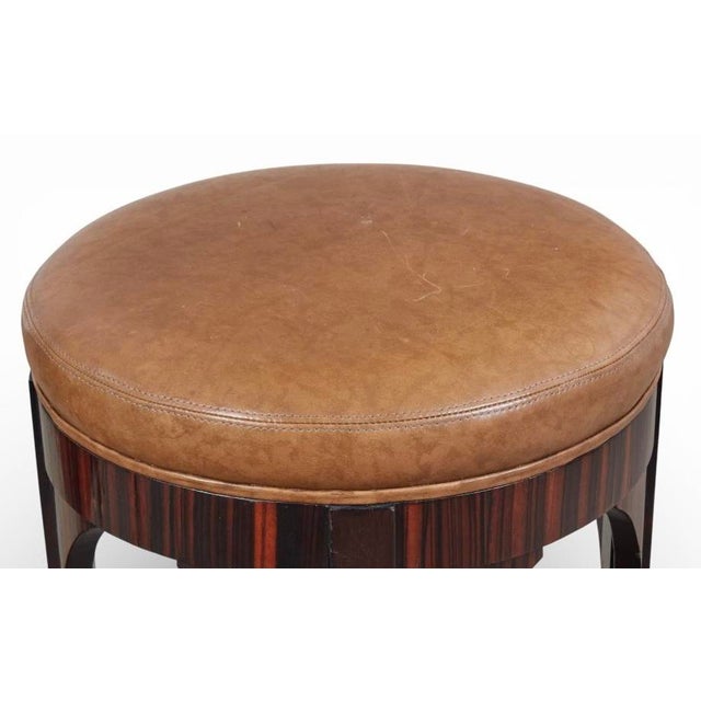 Modern Pair of Dessin Fournir Macassar Ebony & Leather Jansen Bar Counter Stools For Sale - Image 3 of 5