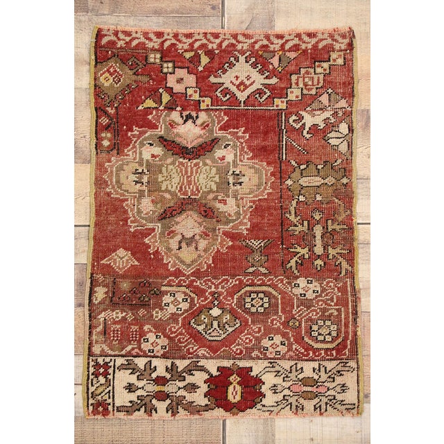 Red Vintage Turkish Wagireh Yastik Rug - 01'08 X 02'04 For Sale - Image 8 of 8
