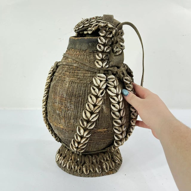 Brown Early 20th Century Ethiopian Milk Jug For Sale - Image 8 of 9