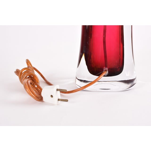 Mid-Century Red Crystal Glass Table Lamp by Carl Fagerlund for Orrefors, Sweden, 1960s For Sale - Image 10 of 14