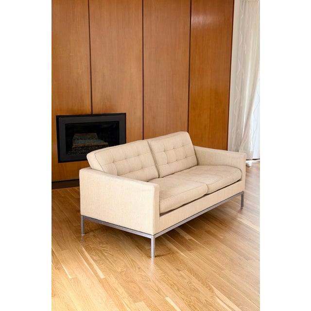 Mid-Century Modern Vintage Florence Knoll Relaxed Two-Seater Sofa Neutral Ivory For Sale - Image 3 of 10