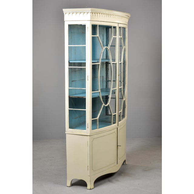 Cream English Hepplewhite-Style Painted Display Cabinet, Circa 1920s For Sale - Image 8 of 13