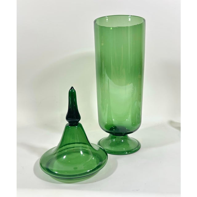 Attributed to Gio Ponti for Empoli, 1960s. Very large and flawless emerald green apothecary jar. 24” tall 7” wide