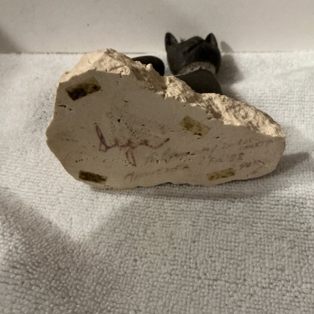 Vintage Studio Art Pottery Cat Kitten Signed Maigon Daga Sculpture Granite Base For Sale - Image 9 of 10