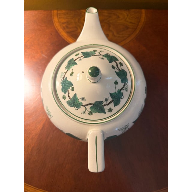 Mid-Century Modern 1900 Wedgwood Napoleon Ivy Teapot England Green Queen's Ware Bone China - Rare For Sale - Image 3 of 9