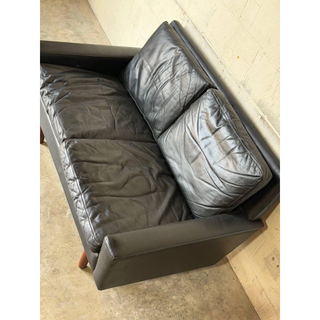 Black Leather Loveseat Mid-Century Modern 1960s For Sale In Los Angeles - Image 6 of 11