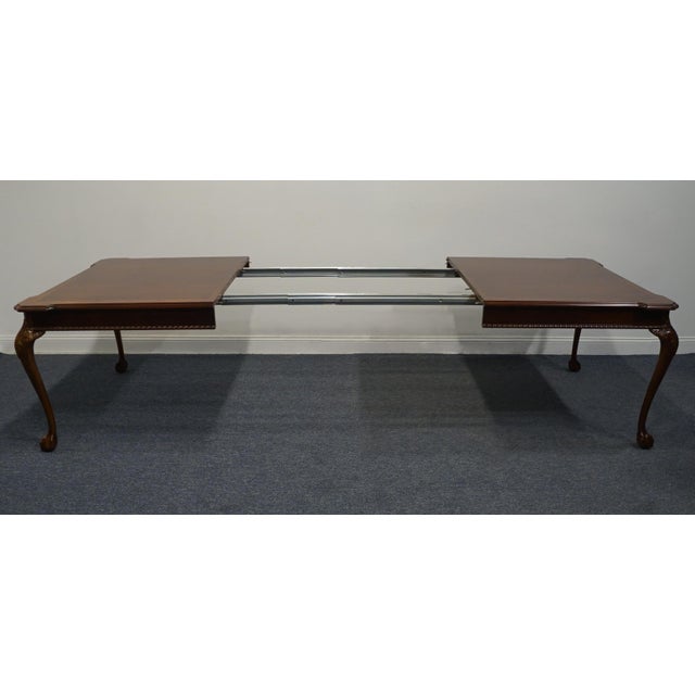 Chippendale Link Taylor Furniture Banded Mahogany Traditional Chippendale Style 125" Dining Table 910-875 For Sale - Image 3 of 11