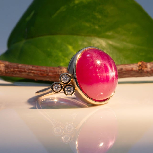 Metal 19.9ct Star Ruby Ring With Natural Diamond Accents: Solid 14k Gold, Round 15mm, Size 6.75 For Sale - Image 7 of 9