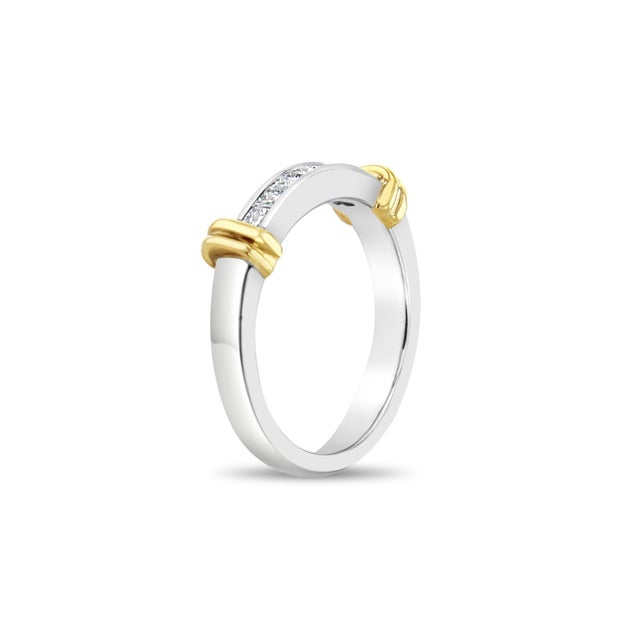 Contemporary Princess Cut Diamond Wedding Band with 14k Two-Toned Gold Accented Design, Size 5.5 For Sale - Image 3 of 5