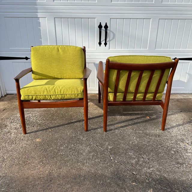 Mid-Century Modern Pair of Svend Aage Eriksen Teak Lounge Chairs For Sale - Image 3 of 11