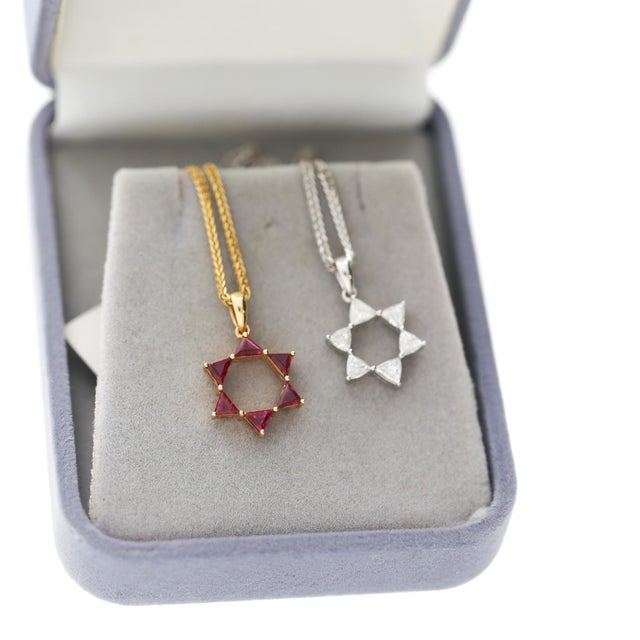 Ruby Star of David 18k Gold Pendant Necklace For Sale - Image 9 of 9