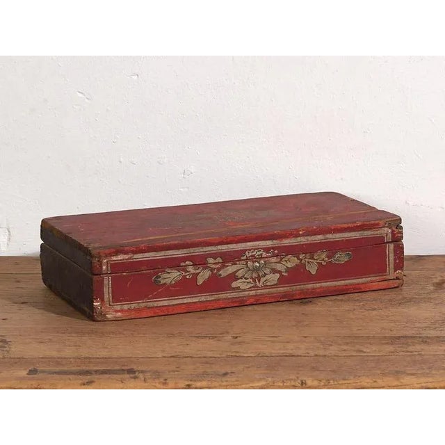 Antique box with red patina (c.1900) Dimensions: Length: 38 cm Depth: 19 cm Height: 8 cm Style: Qing Dynasty Materials and...