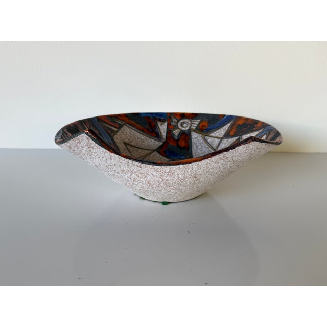 Mid-Century Modern 1960s Mid-Century Modern Marcello Fantoni Style Italian Hand-Painted Ceramic Sculptural Bowl For Sale - Image 3 of 12