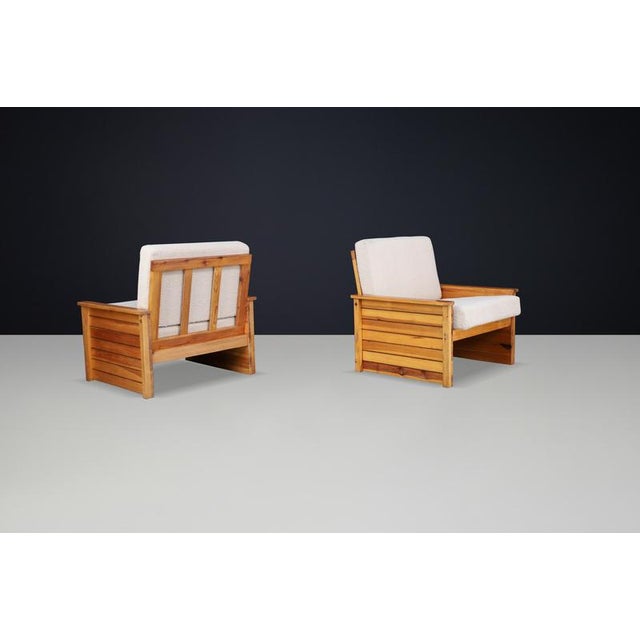 1960s French Lounge Chairs in Pine with New Cream Bouclé Upholstery, 1960s, Set of 2 For Sale - Image 5 of 10