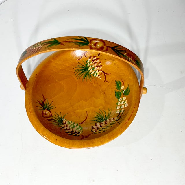 1950s Vintage Arts & Crafts Adirondack Hand Painted Wood Pinecone Catchall Bowl. For Sale - Image 4 of 8