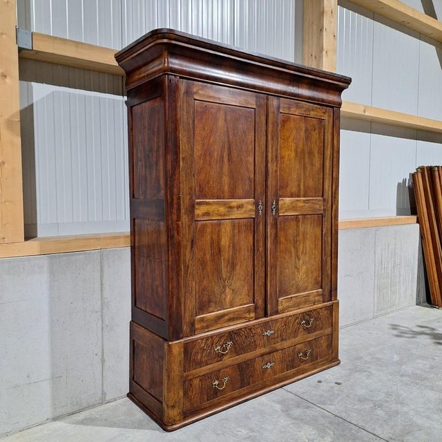 – impressive presence – unique shape – practical and elegant – customizable interior layout dimensions: w: 169cm h: 222cm...