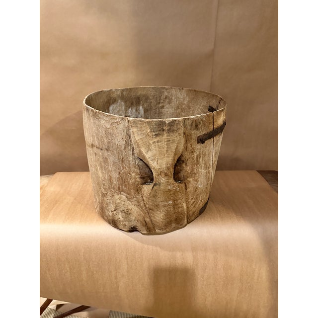 American Mid 19th Century Antique Carved Wooden Bucket With 2 Handles For Sale - Image 3 of 12