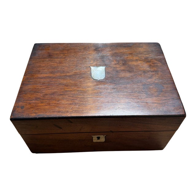 Late 19th Century Victorian Rosewood Box With Mother of Pearl Inlay For Sale